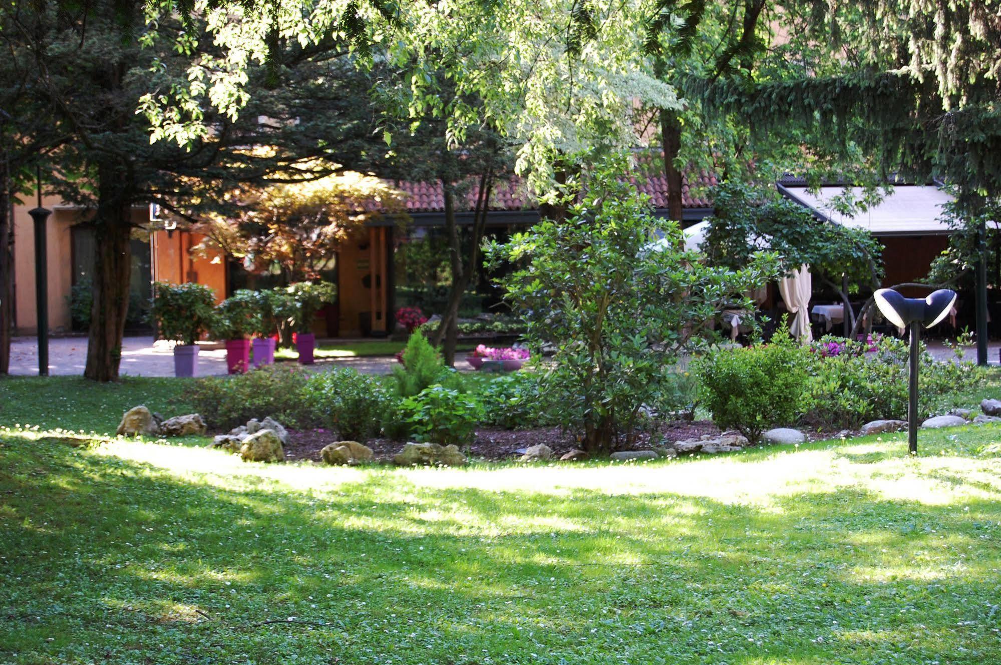 Albergo Ristorante Sant'Eustorgio Arcore Exterior foto
